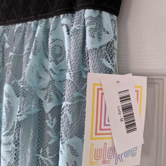 NWT Lularoe Lucy skirt. Seaglass color lace sz m - Picture 3 of 3
